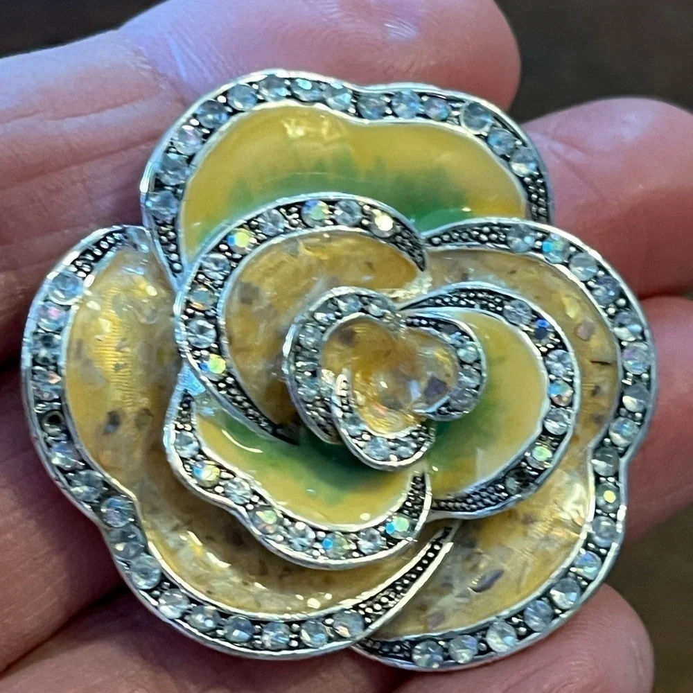 N/A this brooch